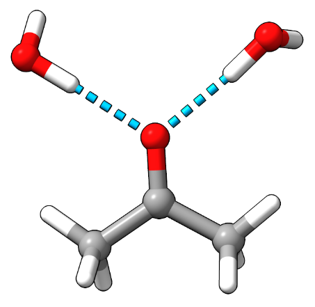 В рамках исследования для валидации методов DMRG/FQ, ацетон моделируется на уровне DMRG, в то время как две водородно-связанные молекулы воды обрабатываются с использованием FQ, при этом водородные связи схематически изображены прерывистыми синими линиями, демонстрируя комбинированный подход к моделированию сложных молекулярных систем.