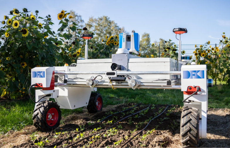 Our experiments (detailed in Section 6) utilized the Mobipick mobile manipulator for object collection and the Valdemar robot for operation in agricultural settings.